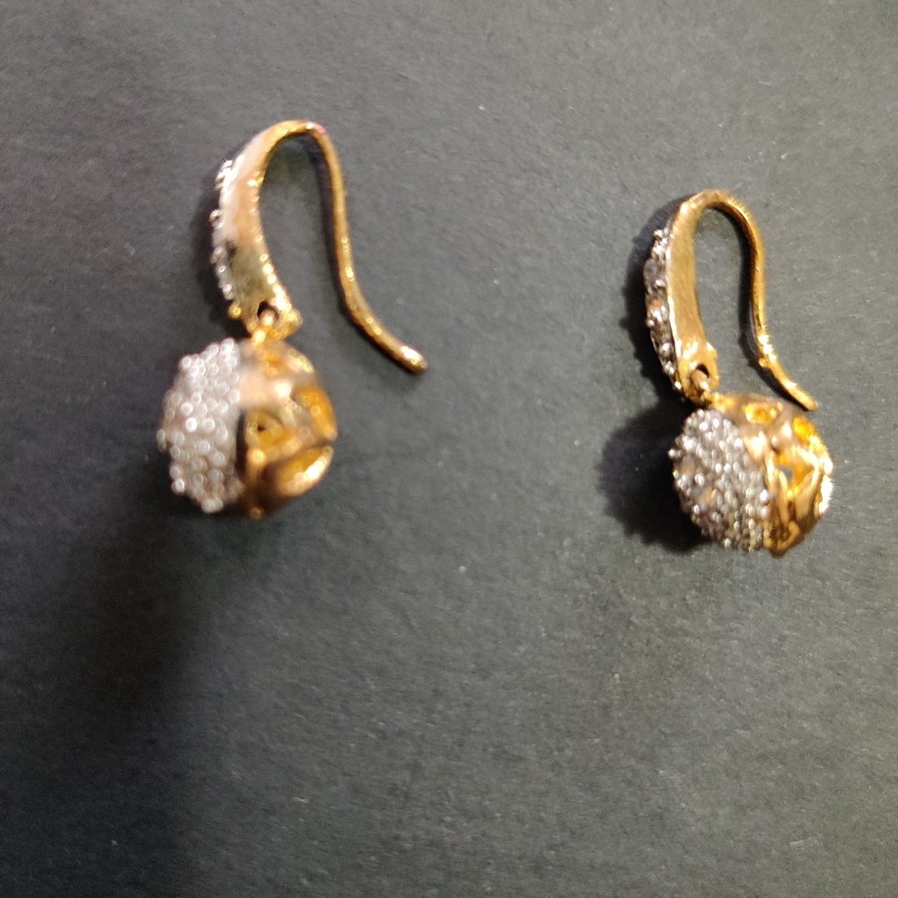 Silver earings - Picture 3 of 3